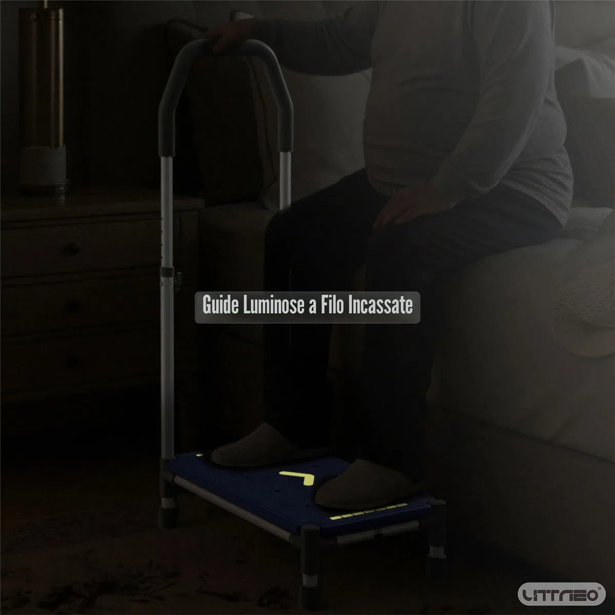 Sgabello Gradino con Pedata 55 cm – Braccioli regolabili in altezza,portata 225 kg,strisce luminescenti e antiscivolo –Ideale per letti alti,camper,cucina,bagno e anziani