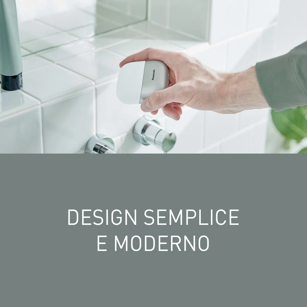 Panasonic ES-ACM3BW503 Serie 700 Rasoio Compatto a 3 Lame, Rasoio Elettrico Wet & Dry per Uomo, Sensore per la Barba, Impermeabile IPX7, Ricarica USB-C, Adattatore di Alimentazione USB AC, Bianco