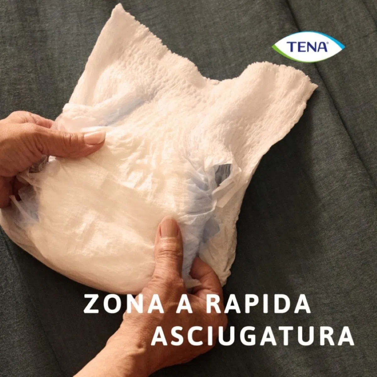 TENA Pants Maxi Extra Large (XL) Pacco Scorta Mensile, Mutandine Assorbenti, Elasticizzate e Monouso, Per Perdite Urinarie, Sia Per Lei Che Per Lui, Discrete e Confortevoli, 4 Confezioni x 10 Pezzi