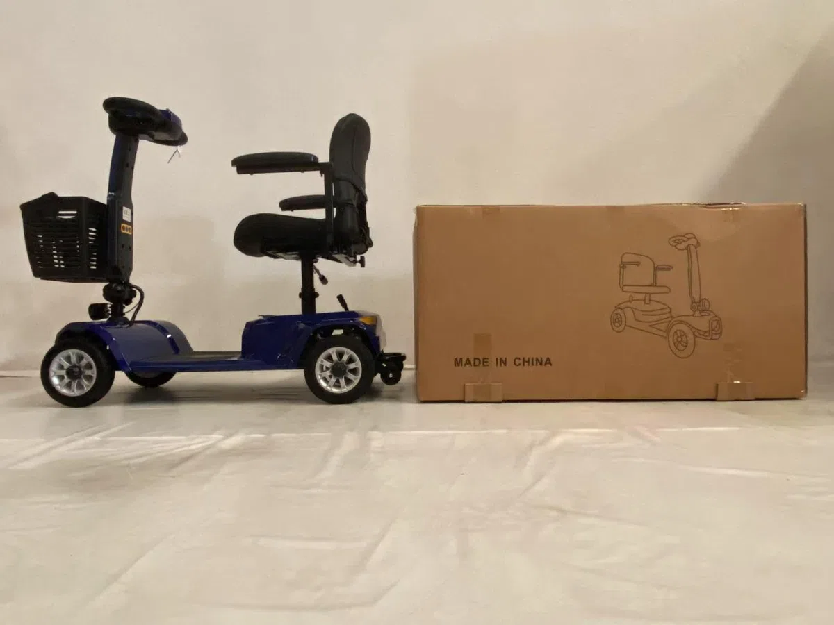 Mobility Scooter Elettrico per Disabili e Anziani di Pieghevole e Leggero, 3S Piegatura Rapida per Mobilità,Pneumatici Antiforatura per Persone con Mobilità Ridotta Sedia a Rotelle (Rosso)