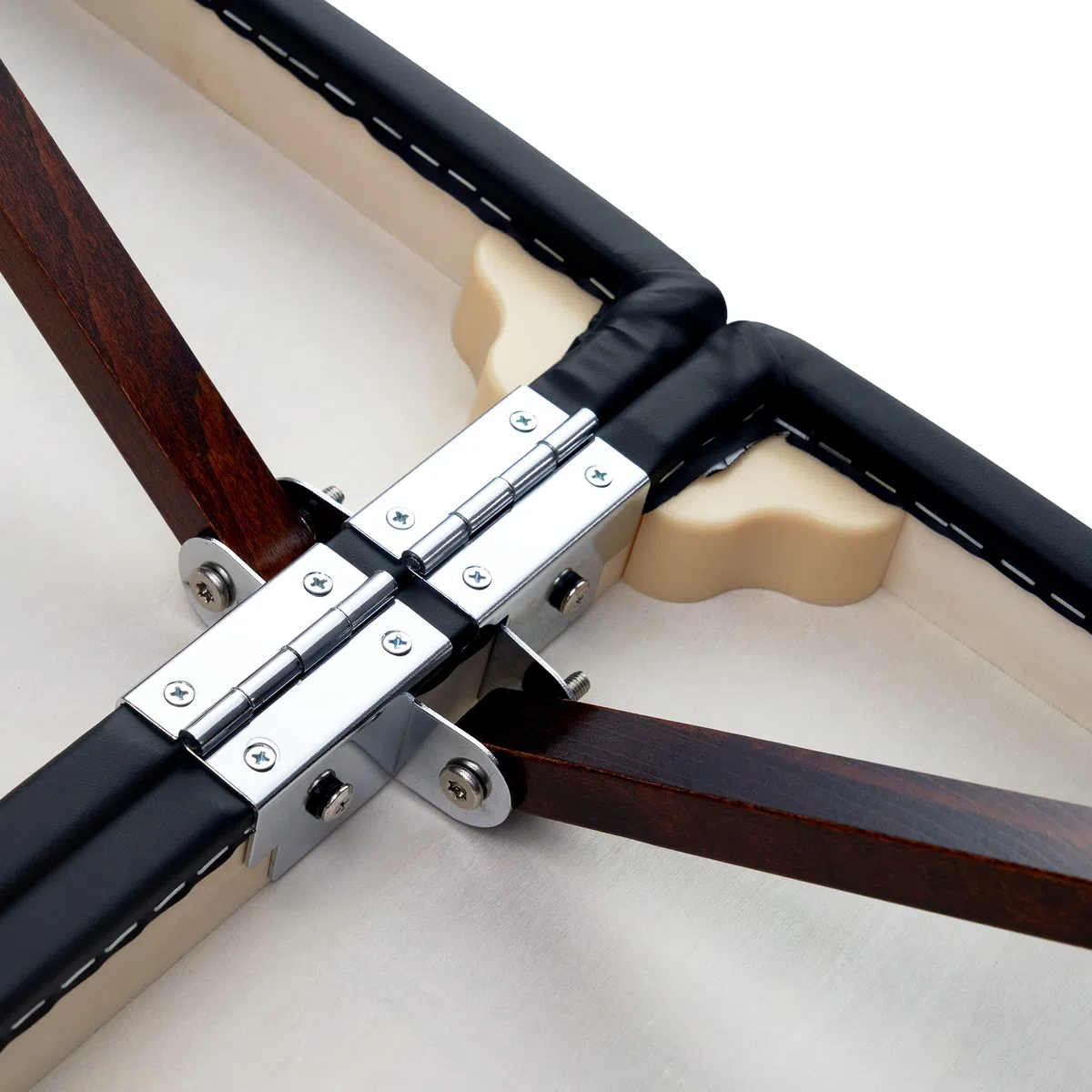 Master Massage Argo, lettino portatile per massaggi, 71 cm, con gambe in legno di noce, pieghevole, ultraleggero, nero