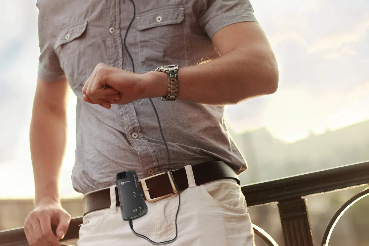 Geemarc LH10 - Assistente personale di ascolto per amplificare i suoni ambientali, con fibbie magnetiche, ideale per i non udenti e gli anziani